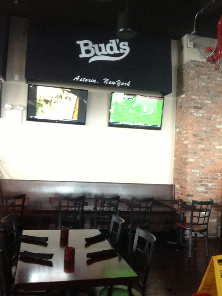 Buds Ale House