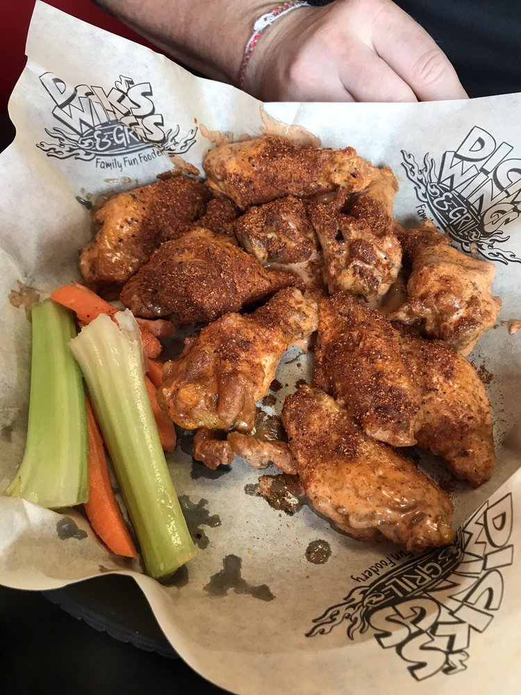 Dicks Wings & Grill