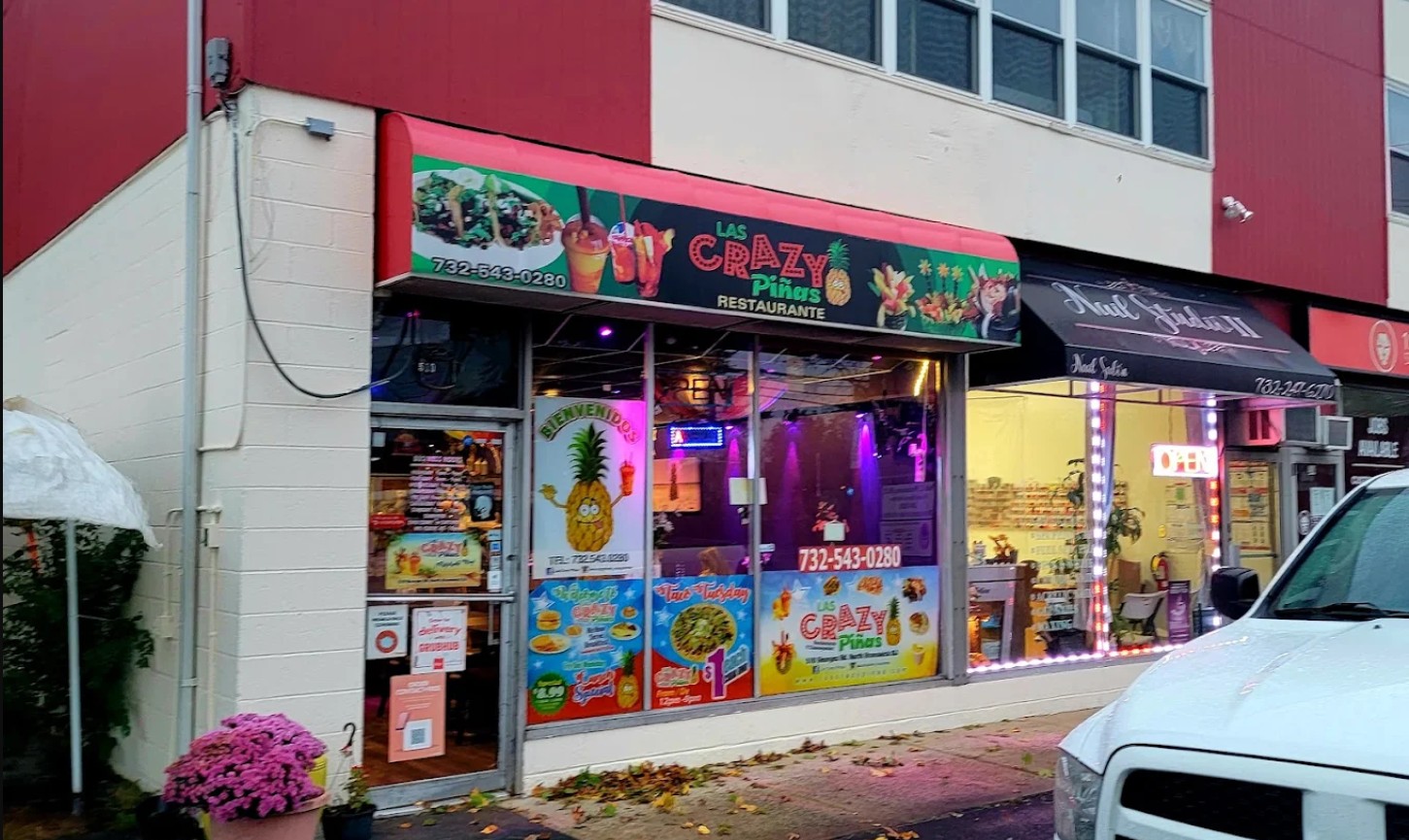 Las Crazy Pinas Restaurant Y Chamoyadas