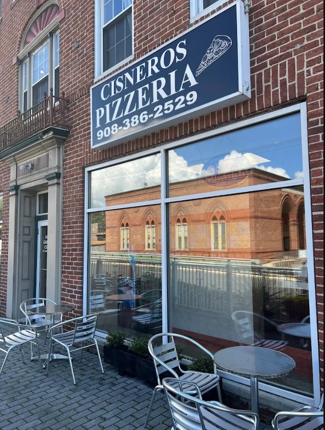 Cisneros Pizzeria