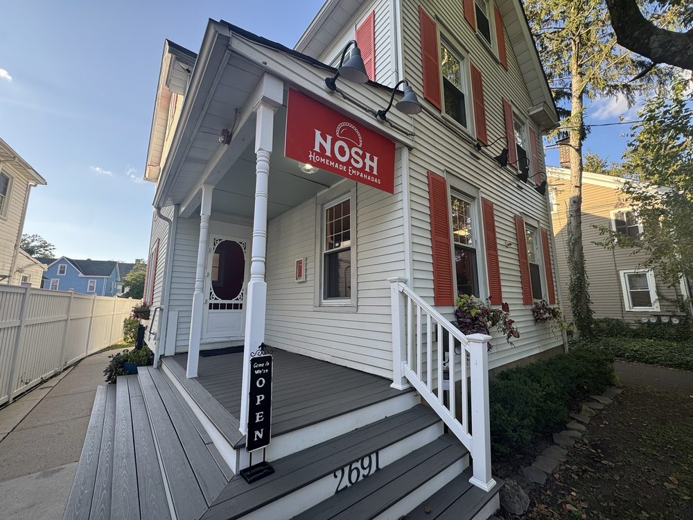 Nosh Empanadas