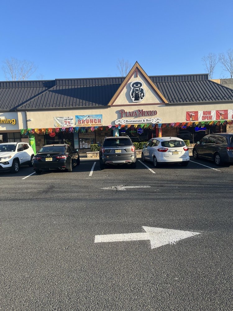 Plaza Mexico Restaurant & Bar