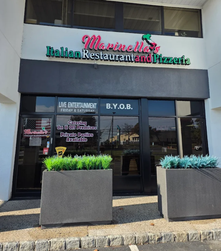 Marinellas Italian Restaurant & Pizzeria