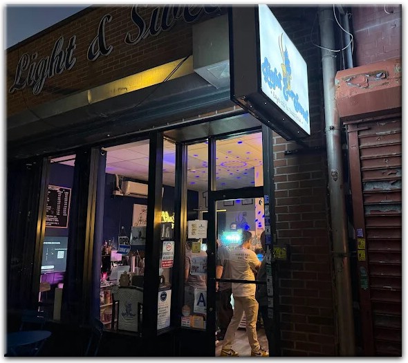 Light & Sweet Coffee and Ice Cream Parlor